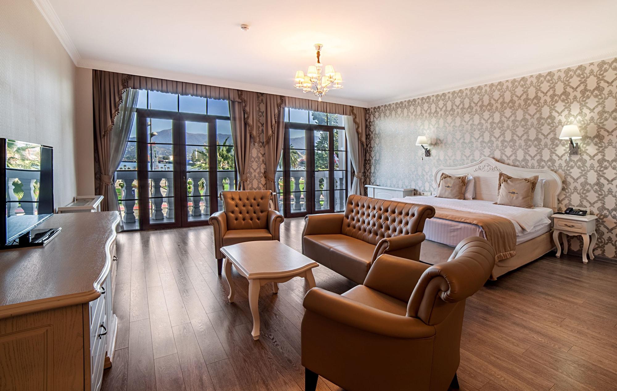 The Admiral Hotel Batumi Exterior photo